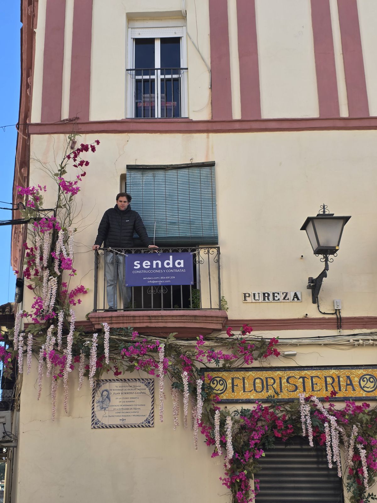 Fachada del local Velasco en Sevilla